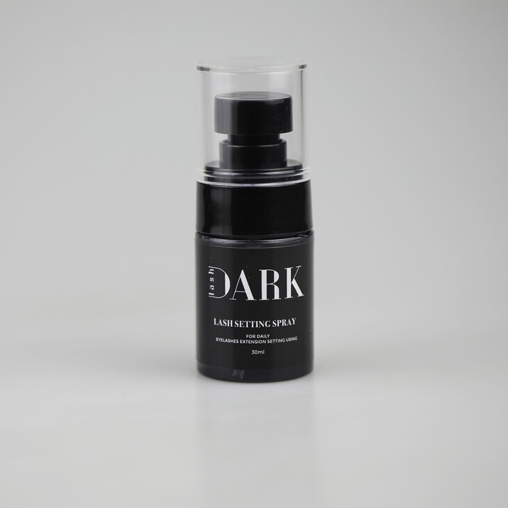 Spray de fixare pentru gene